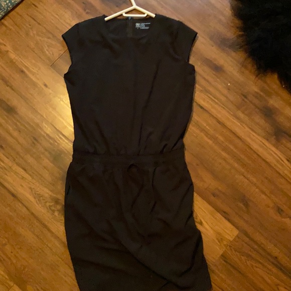 ALBION FIT - GOING PLACES DRESS - Picture 3 of 8